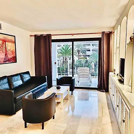 Puerto Banus, 2 Rooms, Pool And Private Parking. Lejlighed